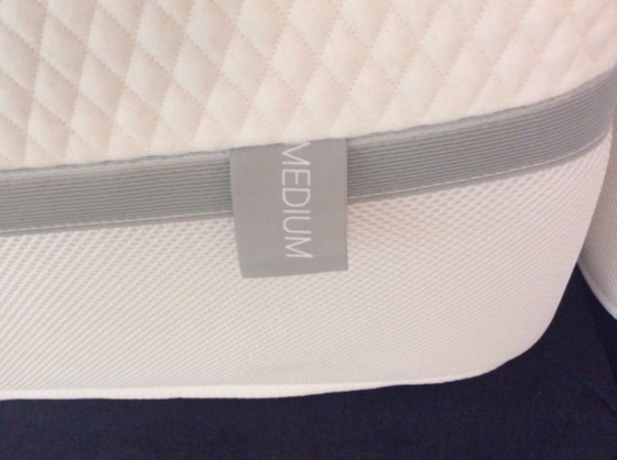 Image 1 of Simmons Hamptons MEDIUM Matras – Luxe Comfort & Optimale Ondersteuning