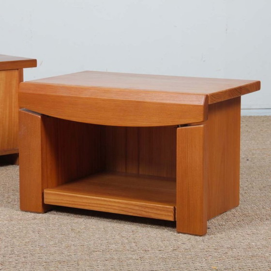 Image 1 of Pareja de mesitas de noche de olmo, obra francesa de los años 80