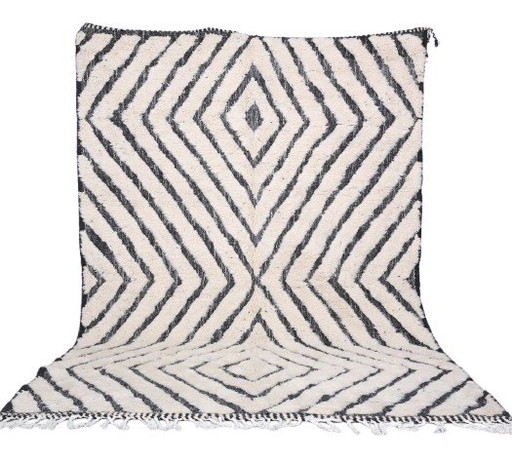 Tapis Béni ouarain handmade by women in the Atlas Mountains Morocco 