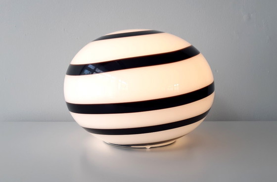 Image 1 of Gran lámpara de mesa/pie de cristal ILU di Vetro, modelo Zebra, cristal blanco y negro, diseño holandés de cristal italiano.