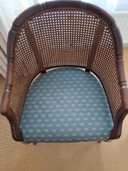Chaise vintage de style Louis XV avec dossier en rotin