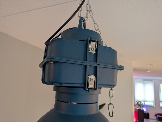 Image 1 of Industrielle Pendelleuchte blau