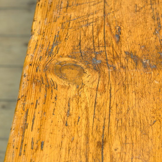 Image 1 of tavolo in pino con piano antico