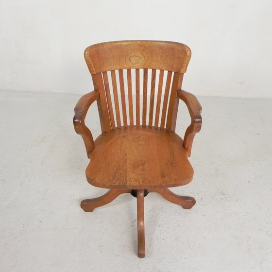 Silla de oficina de roble con sistema de muelles ajustable y regulación de altura, década de 1950. (photo 5 of 35)