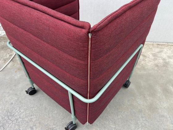 Image 1 of Poltrona acustica Vitra Alcove