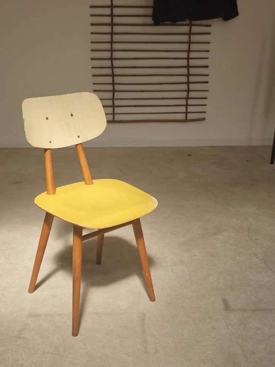 Gelber Holzstuhl TON Bystrice (Thonet) 1970 – Esszimmerstühle, Wood, Vintage (photo 8 of 11)