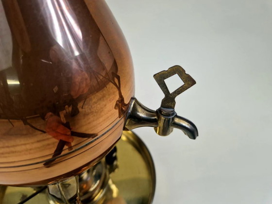 Image 1 of Antieke 19e-eeuwse Nederlandse koperen/messing koffiepot