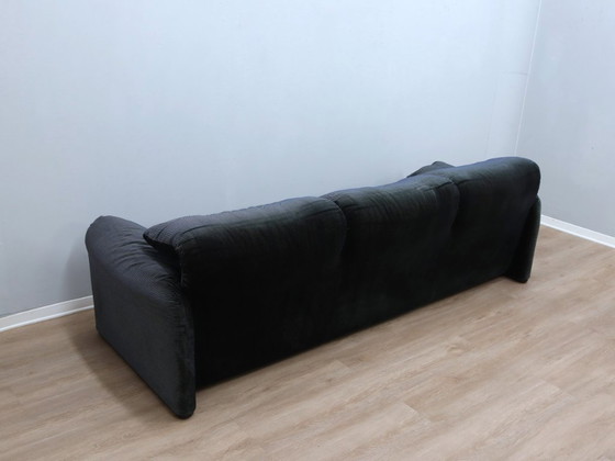 Image 1 of Divano vintage Cassina Maralunga a 3 posti in velluto blu e verde degli anni '80