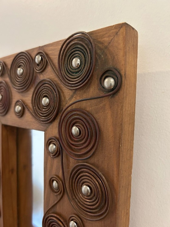 Image 1 of Brutalistische spiegel van hout en metaal, 1970