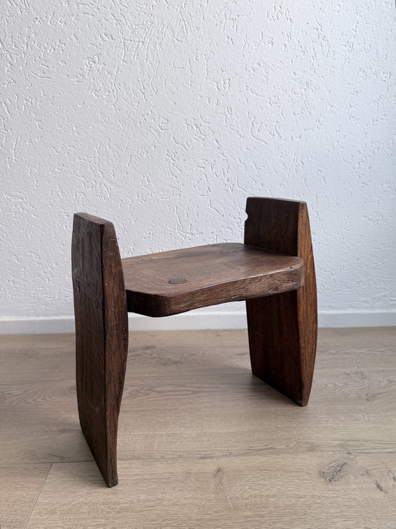 Image 1 of Vintage Brutalistische Sculpturale Kruk / Stoel – Massief Eiken (Wabi-Sabi, Jaren 70)