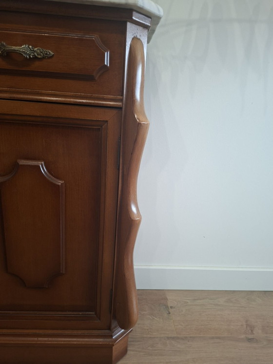 Credenza vintage in legno massello con piano in marmo – Artisan, Credenze (photo 6 of 6)
