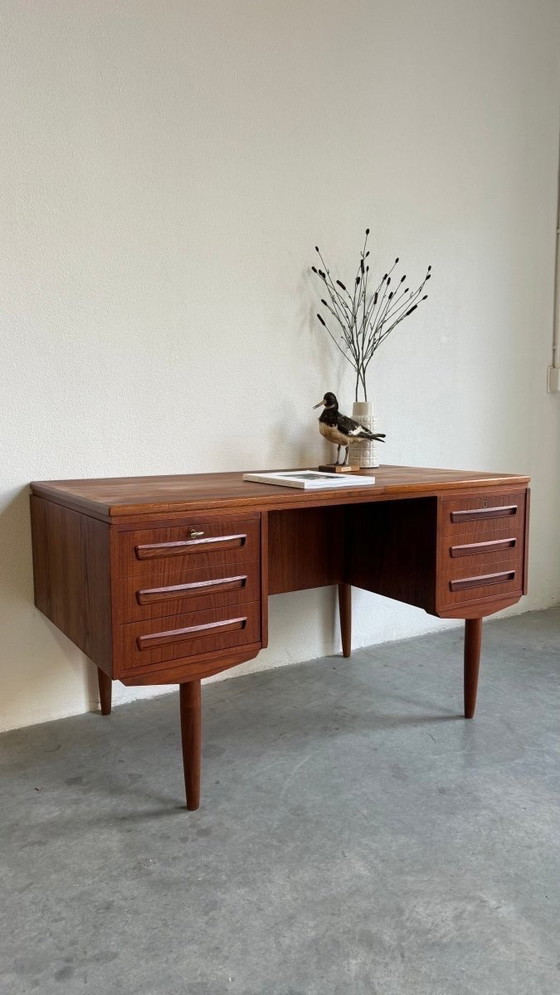 Image 1 of Vintage Deens bureau 2 zijdig teak
