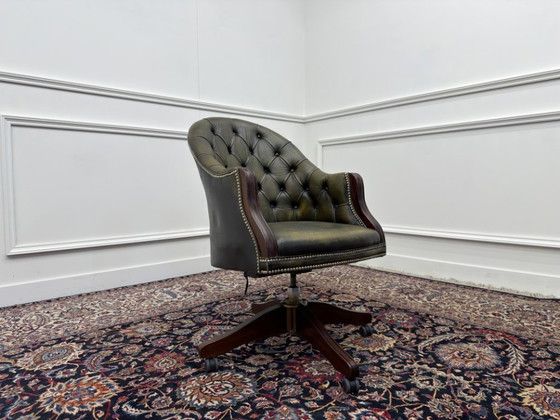 Sedia da ufficio Chesterfield Director Chair inglese verde – Sedie da ufficio, Leather, Metal (photo 9 of 9)
