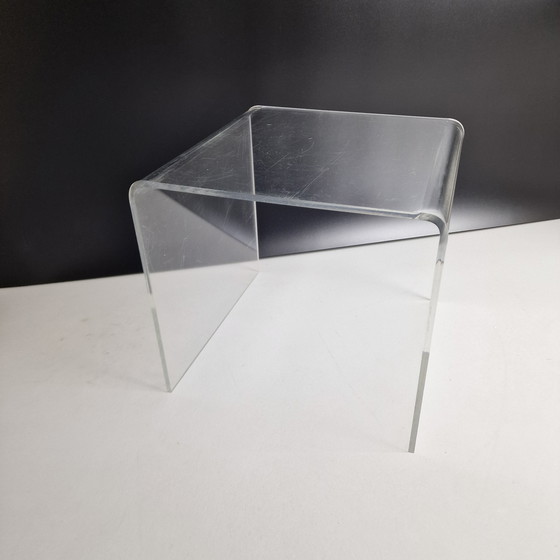 Image 1 of Vintage Plexiglas Side Table - Translucent Curved Acrylic Glass Table - Perspex, Transparent - Mid - Century, Space Age Table
