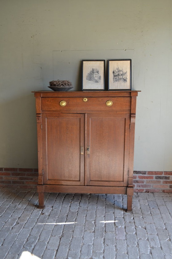 Image 1 of Armoire Empire ancienne en chêne pour fille.