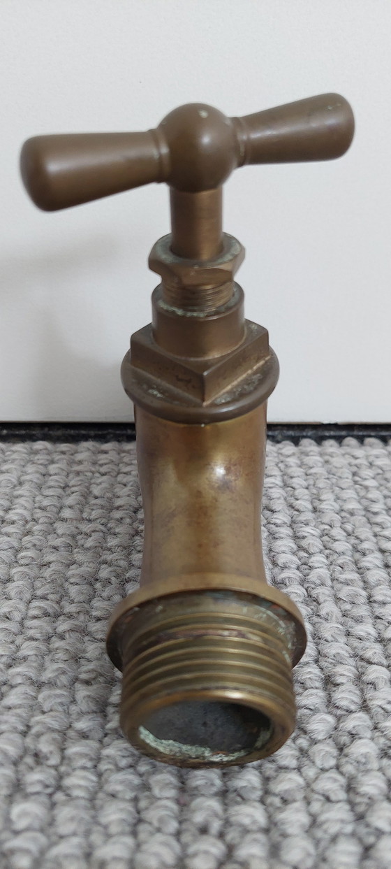 Image 1 of Grifo exterior de latón antiguo