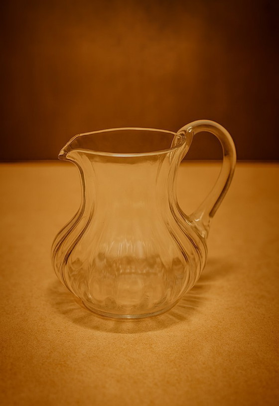 Image 1 of Pichet en verre côtelé vintage – Une élégance intemporelle à chaque service