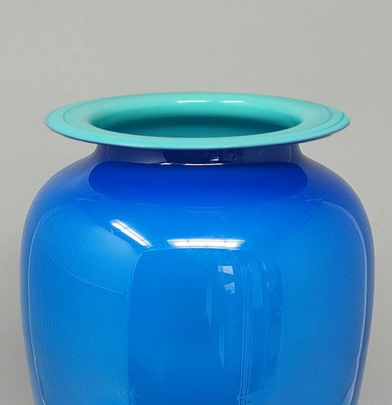 Image 1 of Jarrón artesanal de lujo azul de los años 60 en cristal de Murano por Ca Dei Vetrai. Fabricado en Italia