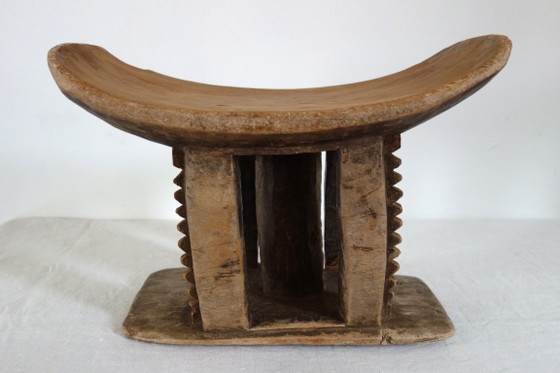 Antique Ashanti stool, Ghana – Wood (photo 6 of 13)