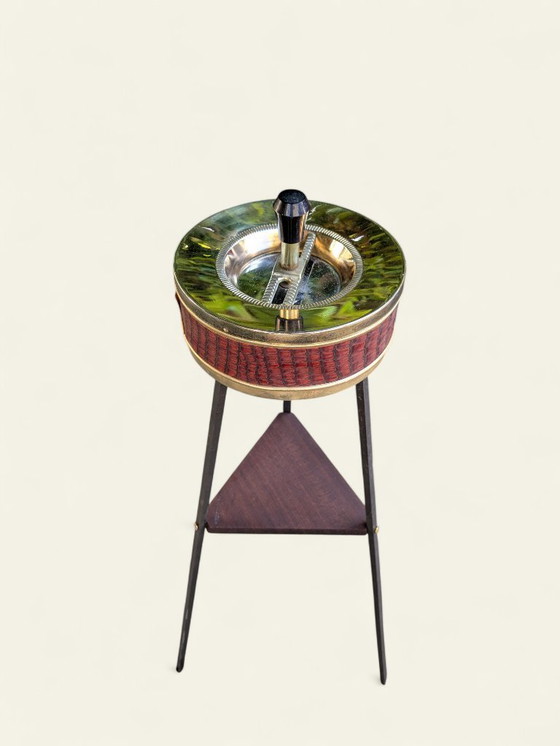 Image 1 of Raro posacenere d'epoca in piedi anni '60/'70 con ripiano in teak e aspetto in pelle di serpente rossa