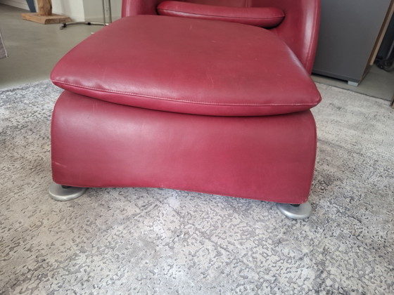 Image 1 of Montis Loge rode lederen designfauteuil + originele hocker, ontwerp Gerard van den Berg