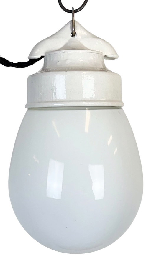 Lámpara colgante vintage de porcelana blanca, años 70