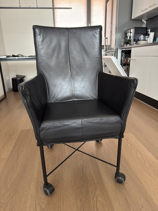 4x Montis Chaplin Schwarzes Leder/Rahmen mit Rollen