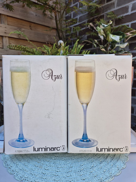 Set Of 8 Vintage Luminarc Azur Champagne Flutes With Original Box – Made In France (Blue Stem) (photo 12 of 15)