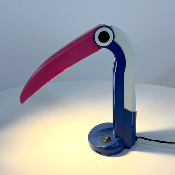 Image 1 of Lampe Toucan Bleu et Rose par H.T. Huang pour Huanglite, années 1980