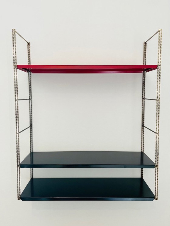 Image 1 of Estantería de pared ajustable de latón y metal, estilo moderno de mediados de siglo, década de 1960.
