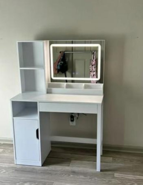 Image 1 of Mainstays Get Ready with Me GRWM Schminktisch mit beleuchtetem Spiegel und Stauraum, W