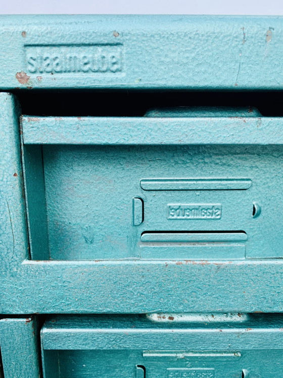 Image 1 of Vintage Staalmeubel kast – Ziekenfonds girokaarten, industrieel erfgoed