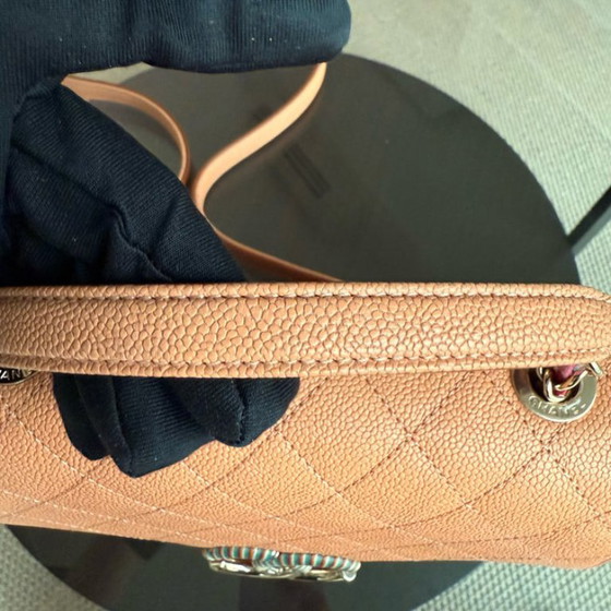 Image 1 of Chanel Coco Curve Cuba Small - Pelle trapuntata color caramello con finiture in oro chiaro, serie 23
