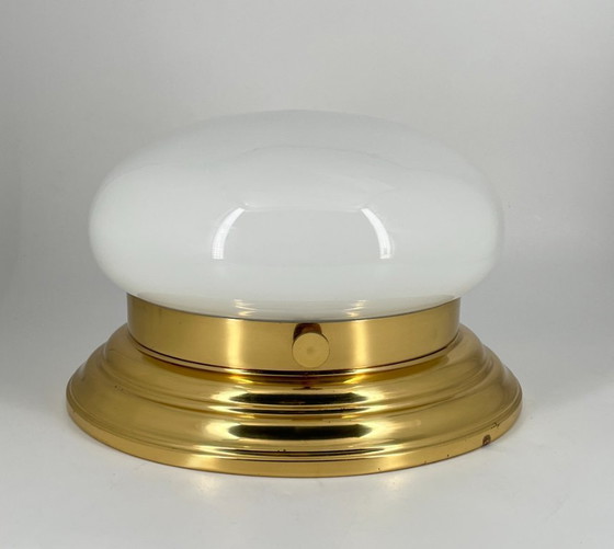 Image 1 of Plafondlamp in mid-century modern stijl – Art Deco – Opaalglas & Messing