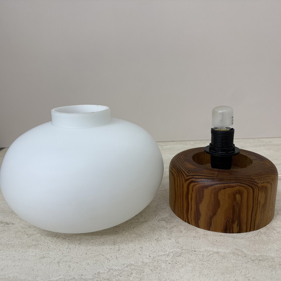 Image 1 of Lampe de table vintage en verre au lait avec base en bois par Bestform Freudenberg , 1970