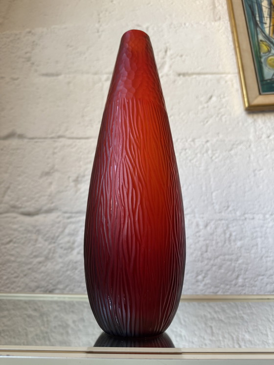 Image 1 of Vaso in vetro rosso in stile Art Déco