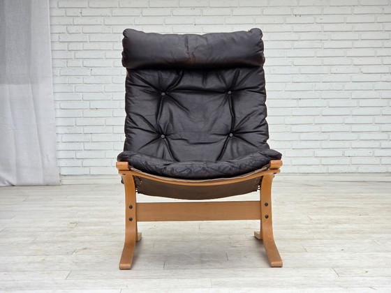 Image 1 of Années 1970, design norvégien d'Ingmar Relling, modèle de fauteuil lounge « Siesta ».