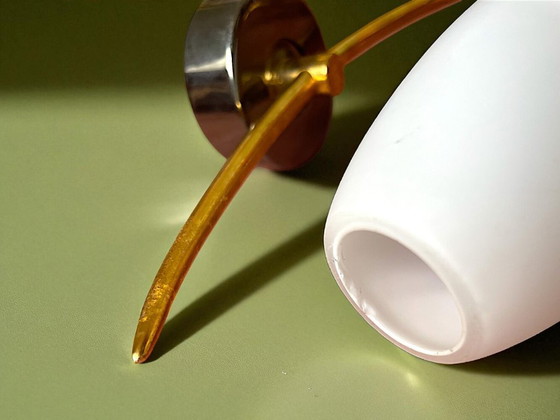 Image 1 of Lampada applique minimalista in vetro opalino