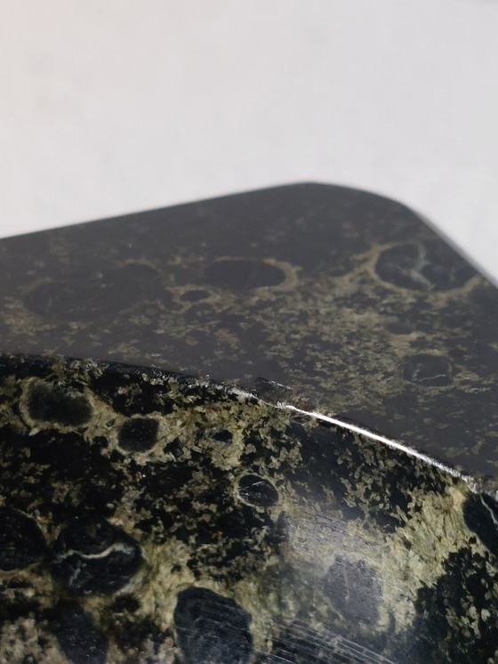 Image 1 of Elegante posacenere in marmo vintage nero fatto a mano