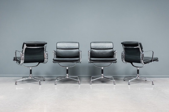 Image 1 of Chaises Eames EA208 Softpad, 15x