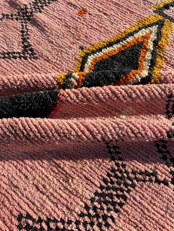 Image 1 of Marokkanischer Teppich in Rosa und Gelb 200x310 cm - Handgewebter Berberteppich mit geometrischen Mustern, Bohemian Tribal Area 