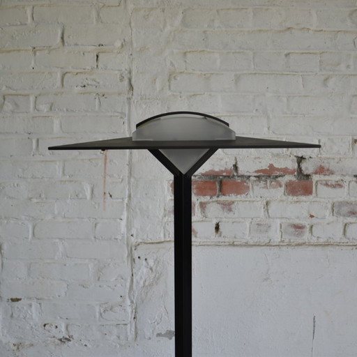 1x memphis floor light