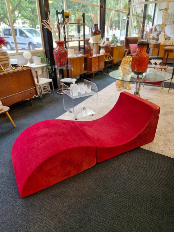 Image 1 of Divano pieghevole vintage in velluto rosso