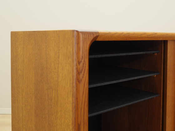 Image 1 of Buffet en chêne, design danois, années 1960, production : Danemark