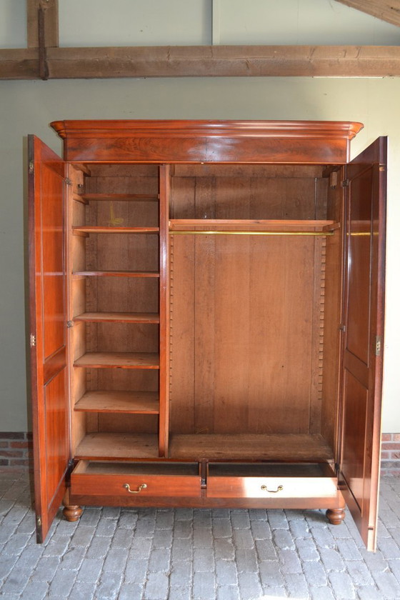 Image 1 of Antieke mahonie houten kledingkast, garderobekast.
