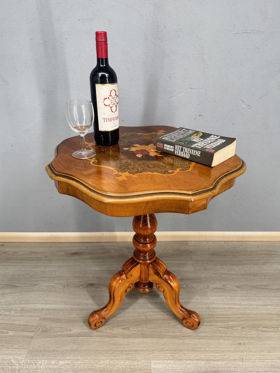 Image 1 of Französischer Beistelltisch aus Holz Weintisch mit Intarsien