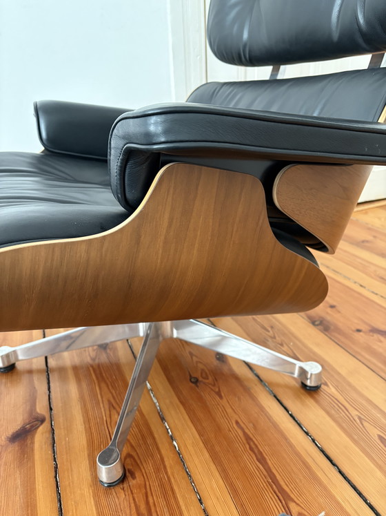 Image 1 of Vitra Eames loungestoel en voetenbank