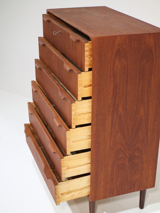 Image 1 of Commode haute aux angles arrondis, en teck, style vintage danois