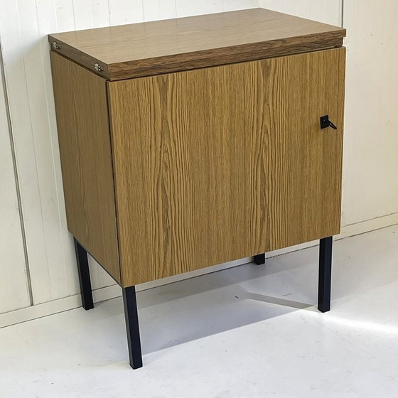 Image 1 of Mobiletto per macchina da cucire d'epoca, elegante mobiletto portaoggetti anni Settanta