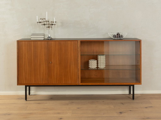 Buffet des années 60 avec vitrine